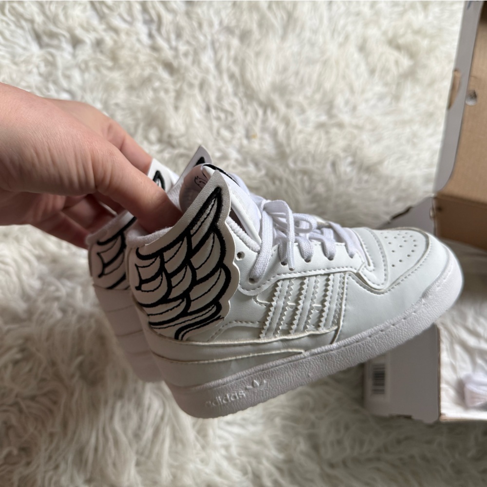 White Sneakers with Wing Design - Picture 5 of 9